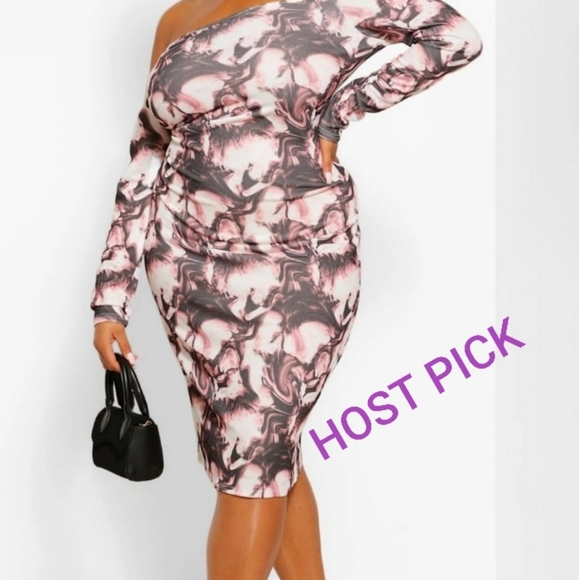 Boohoo Plus Dresses & Skirts - 🎉HP🎉🆕️Boohoo off shoulder dress